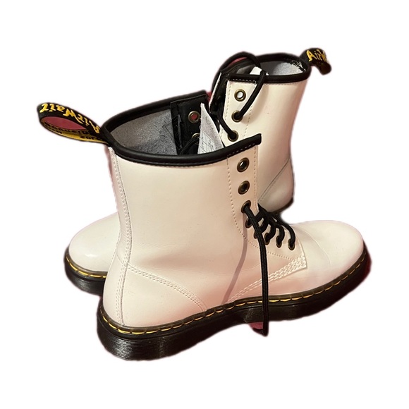 Dr. Martens - Picture 2 of 4